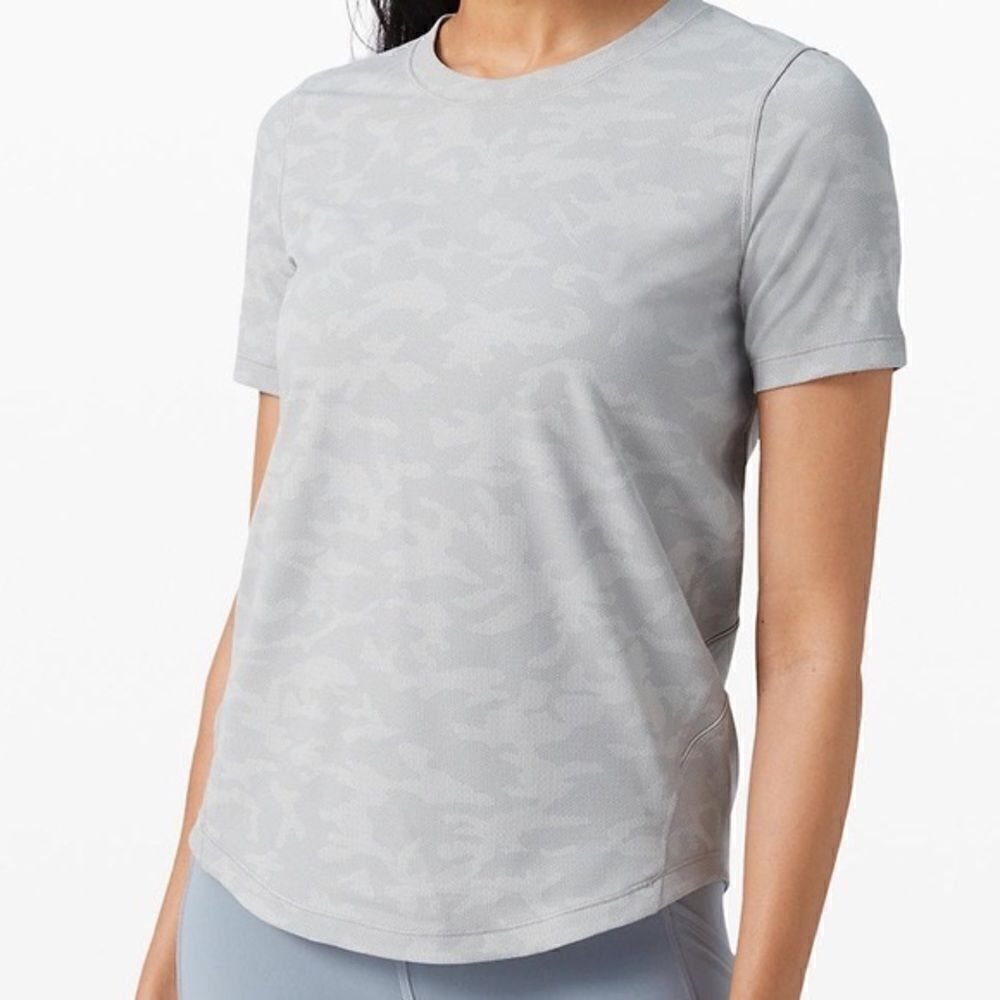 Lululemon Long Distance Short Sleeve Camo Silver Drop Alpine White Womens Sz 4